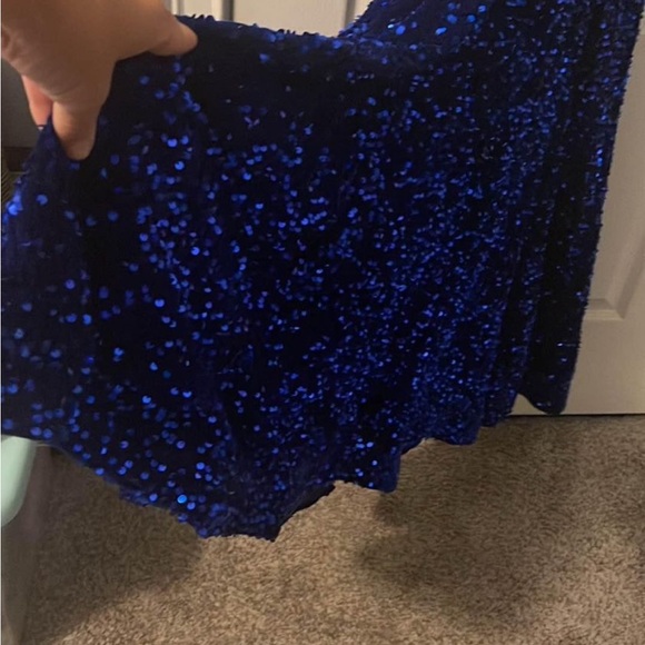 Gorgeous prom dress - Picture 2 of 9